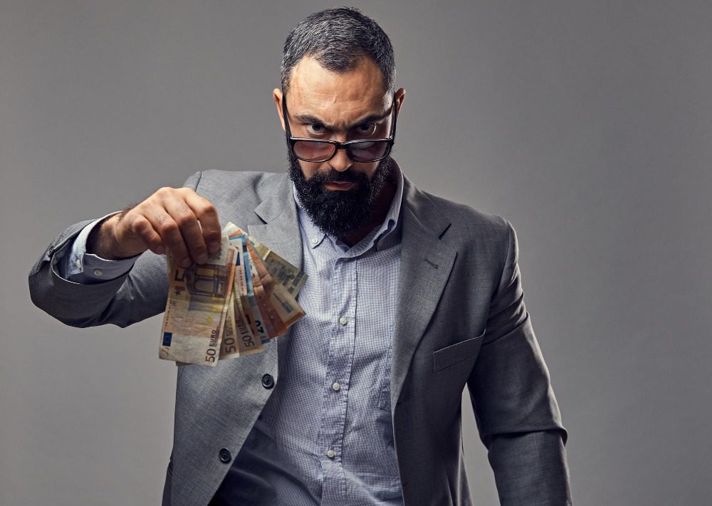 Алименты с больничного листа: реальность или миф?