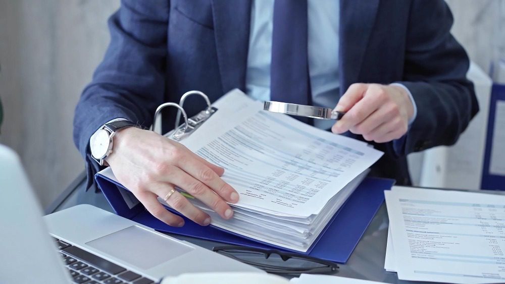 Запись в трудовую книжку об увольнении